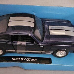 NIB CITY CRUISER Ford Shelby GT350R 1:32 Scale Die-Cast Car with Stripe